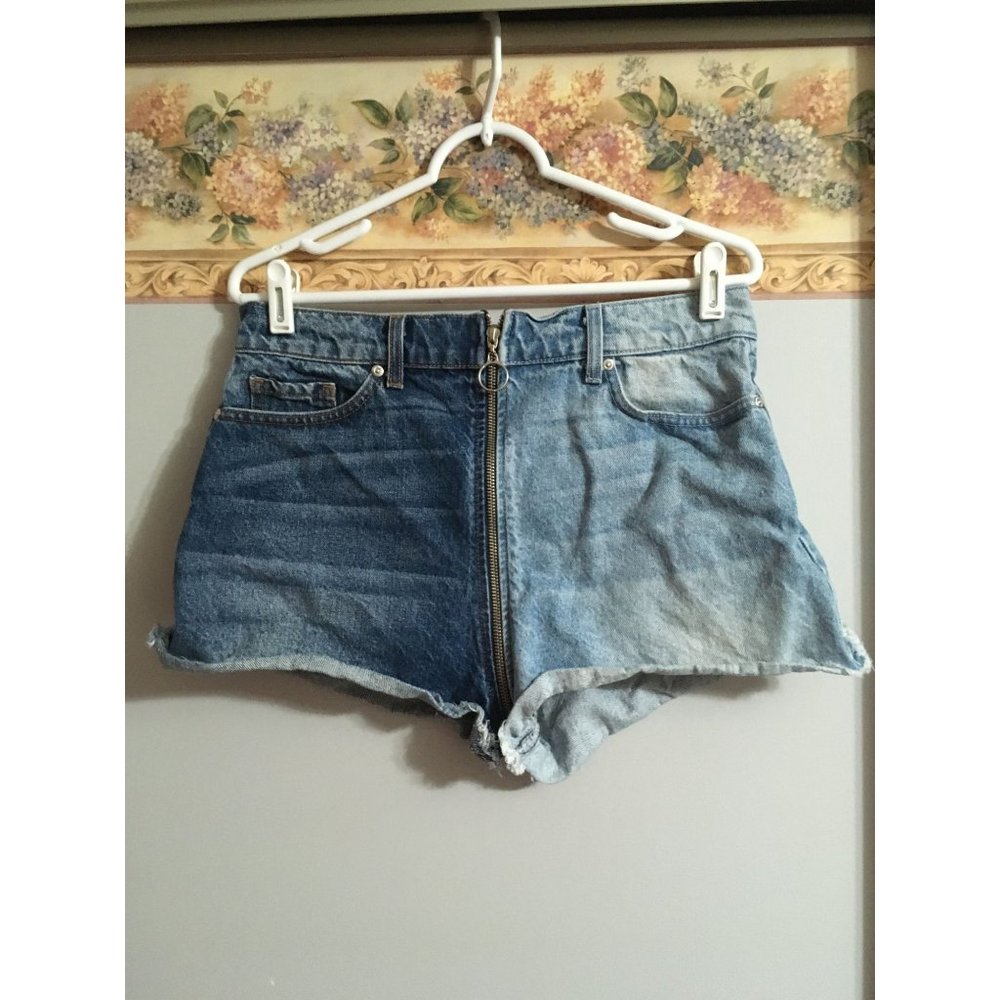 Revice 27 Full Zip Yin Yang Two Tone Flag High Rise Raw Hem Denim Shorts